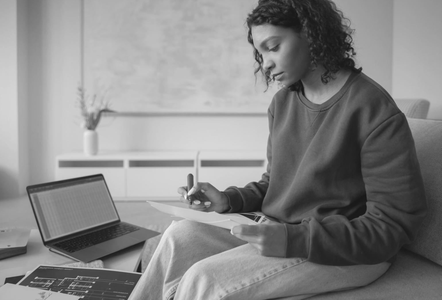 Teilnehmer in einer Bewertungsschulung für Finanzanalysten